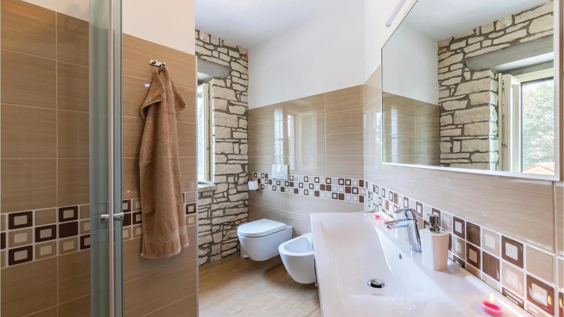 2 Bedroom Beautiful Home In Barban Tatil Evi