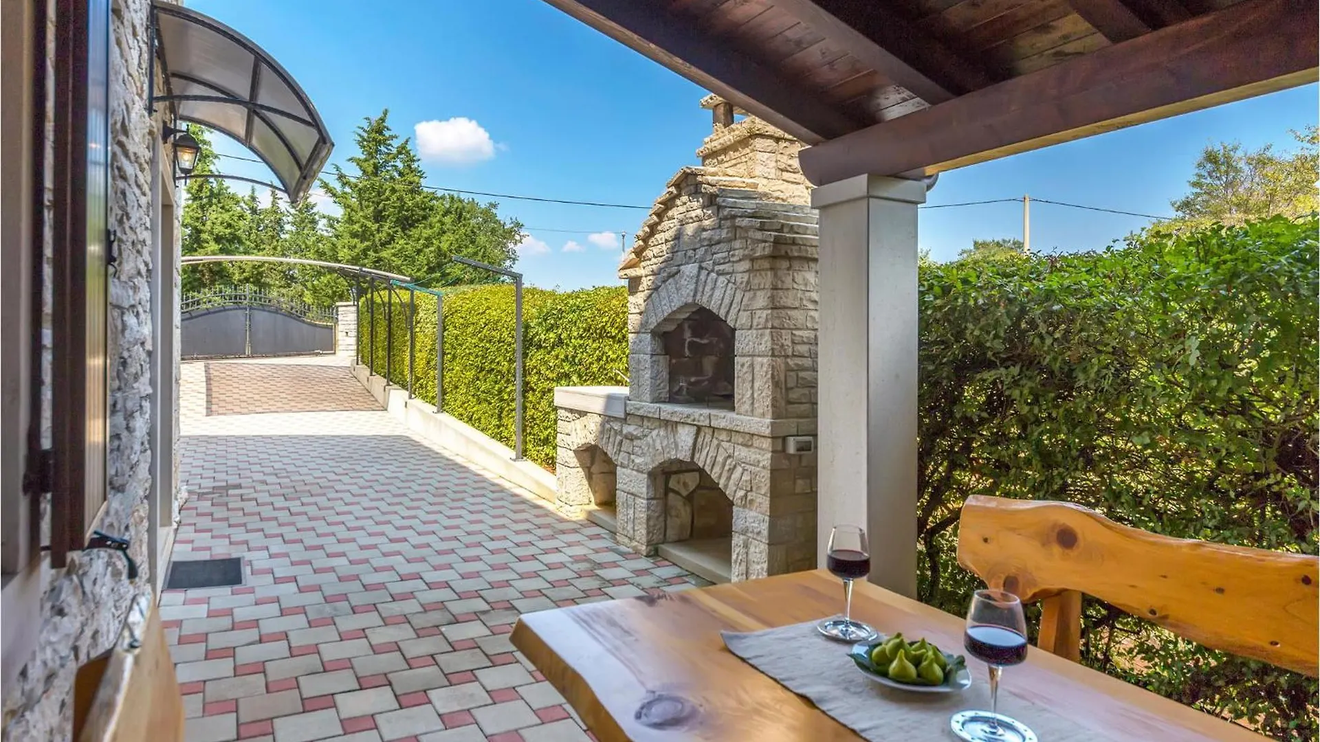 2 Bedroom Beautiful Home In Барбан 0*,  Хорватия