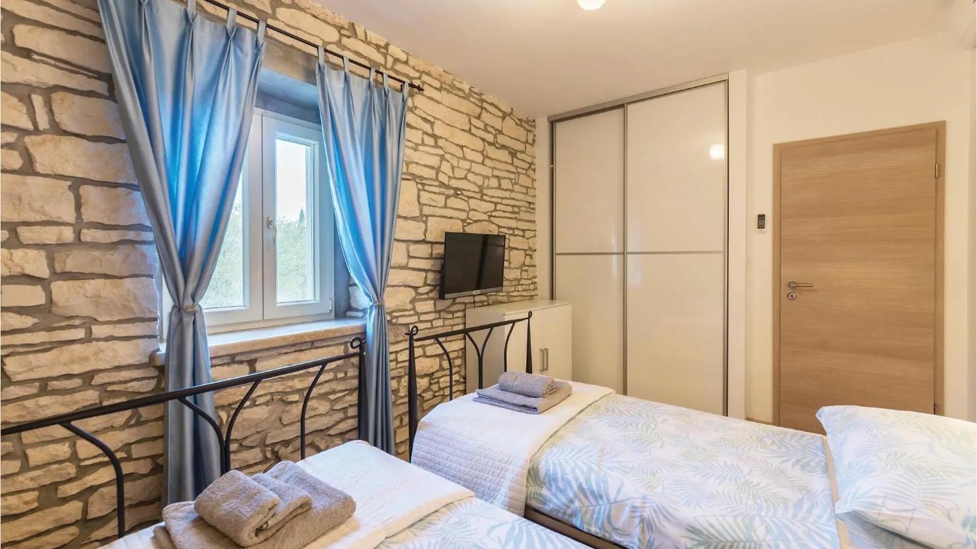 2 Bedroom Beautiful Home In Barban 0*,  Croatia
