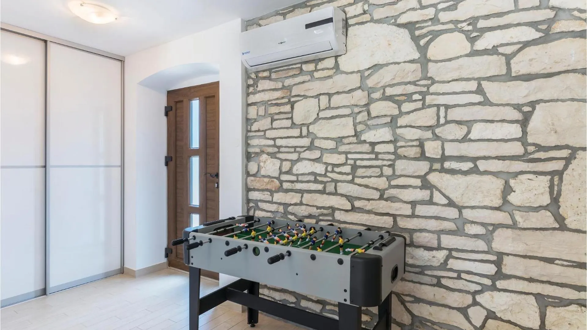 2 Bedroom Beautiful Home In Barban